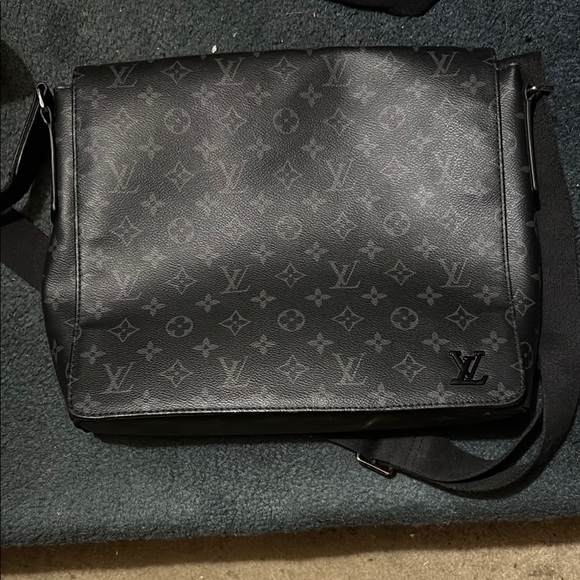 Louis Vuitton Black Messenger Bag - Picture 1 of 4